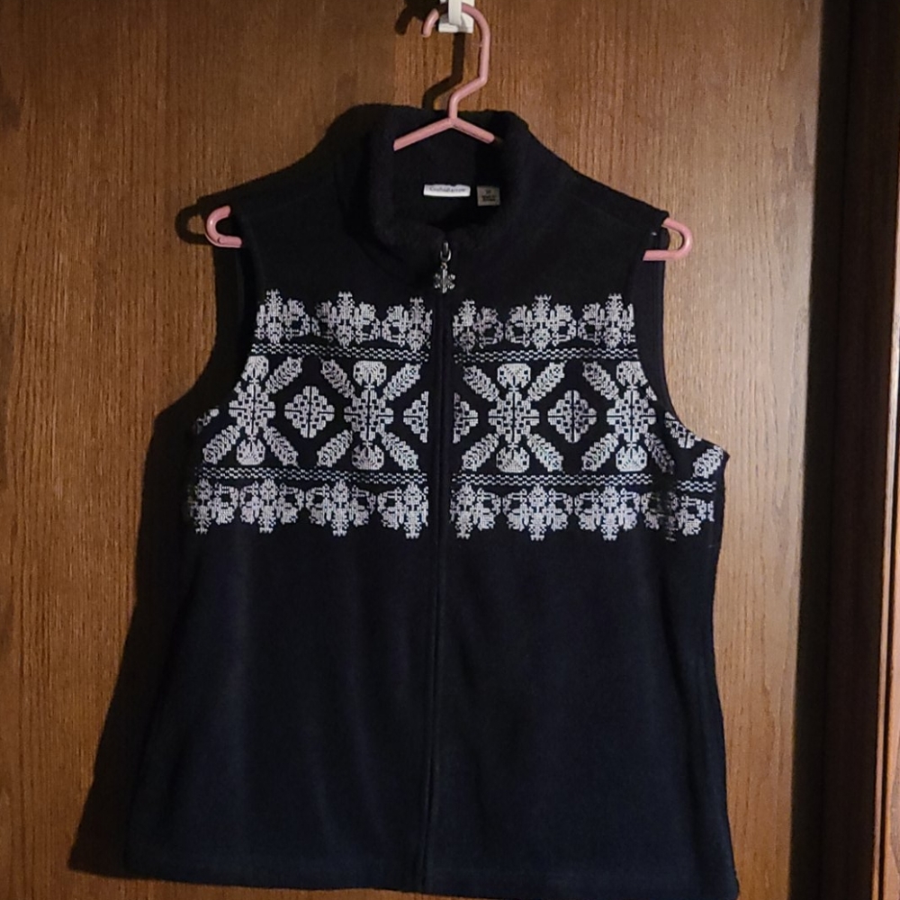 Fleece snowflake vest